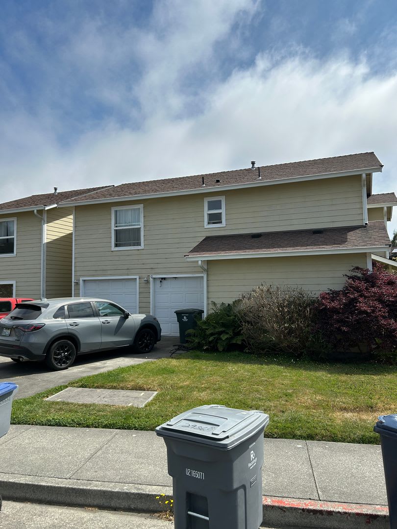 4 Bedroom, 2.5 Bathroom Home in Arcata – photo 3