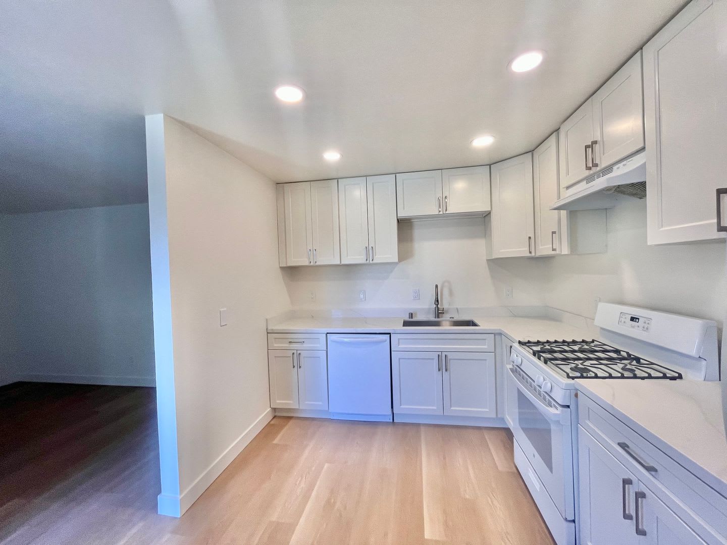 Move In Ready Now Newly Renovated 2 Bedroom 1 Bath Unit – photo 5