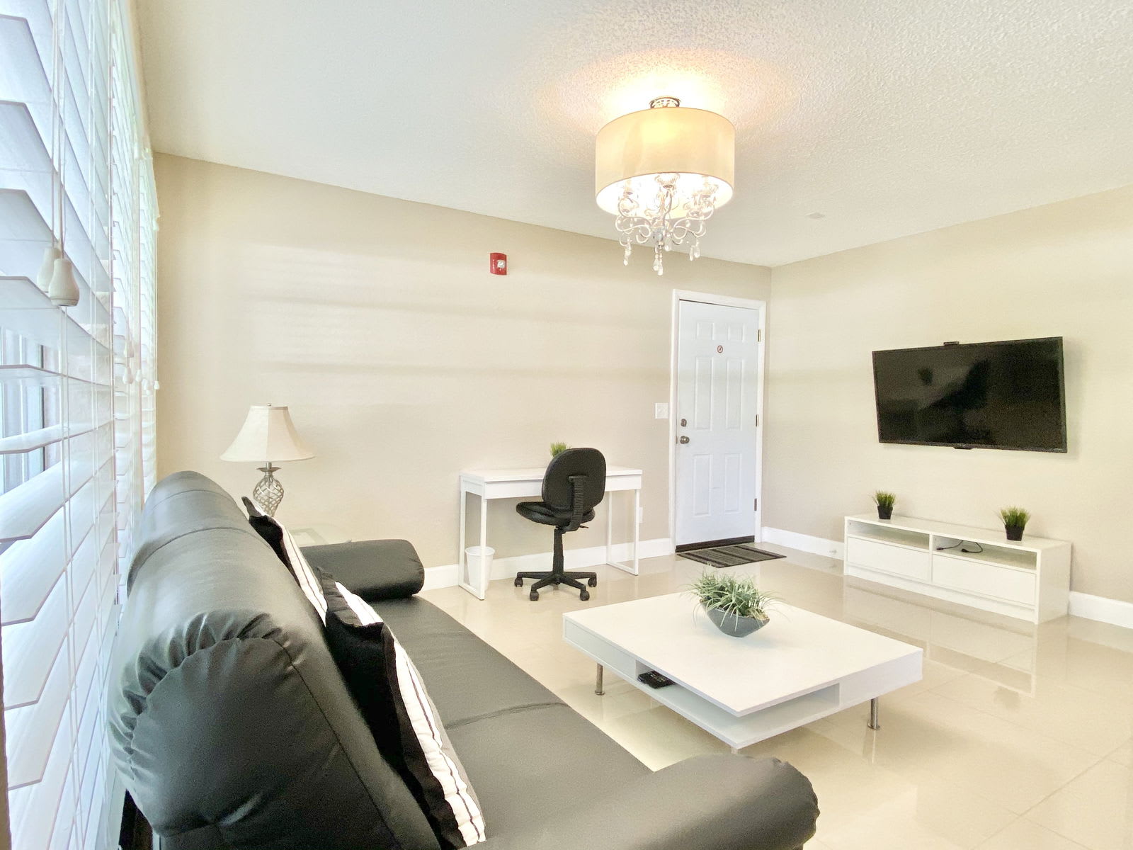 11520 Westwood Boulevard – photo 2