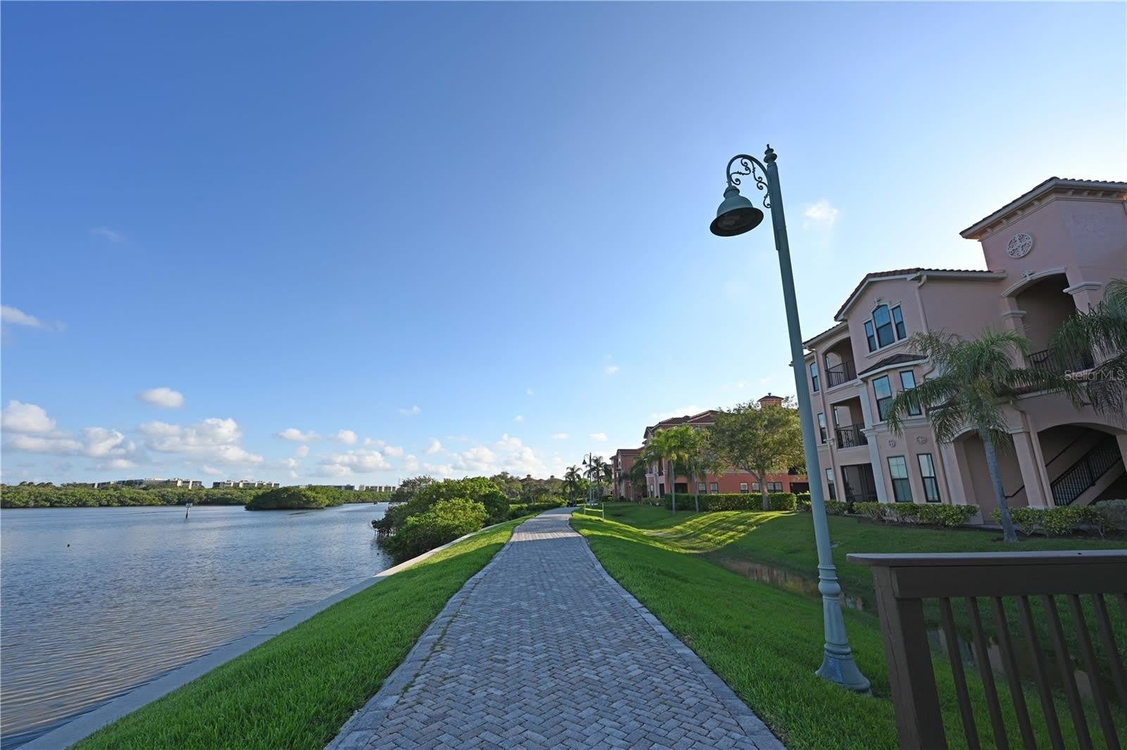 2755 VIA CAPRI Drive – photo 2