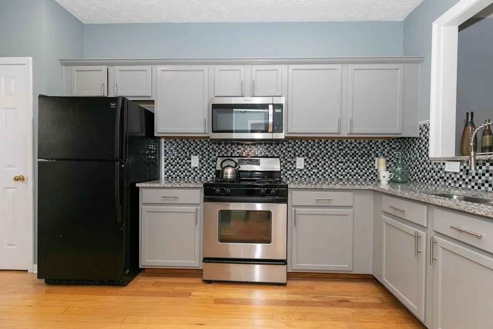 Room In 3 Bedroom Home At Austin Park Cir – photo 3