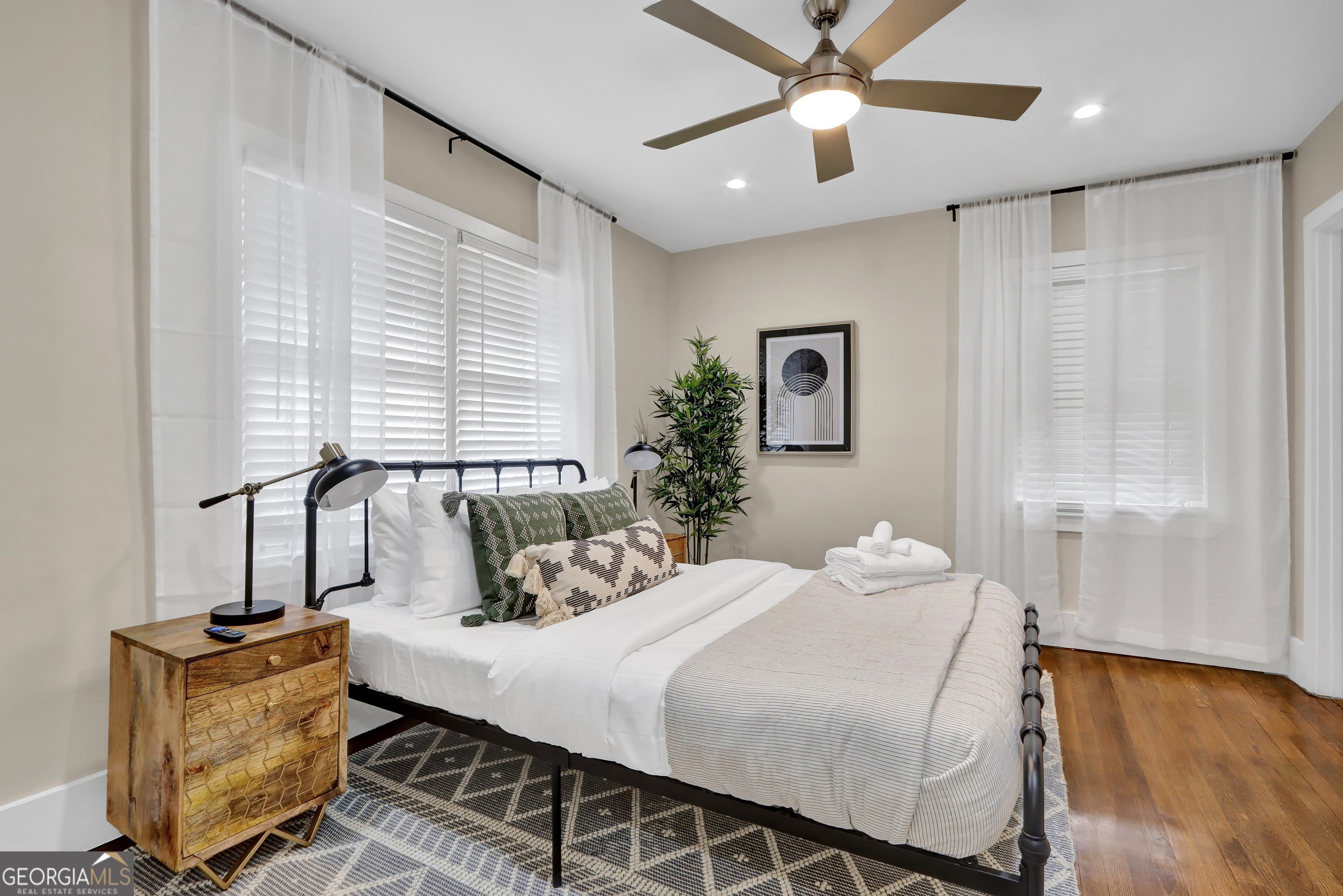 3352 Mathieson Drive NE – photo 3