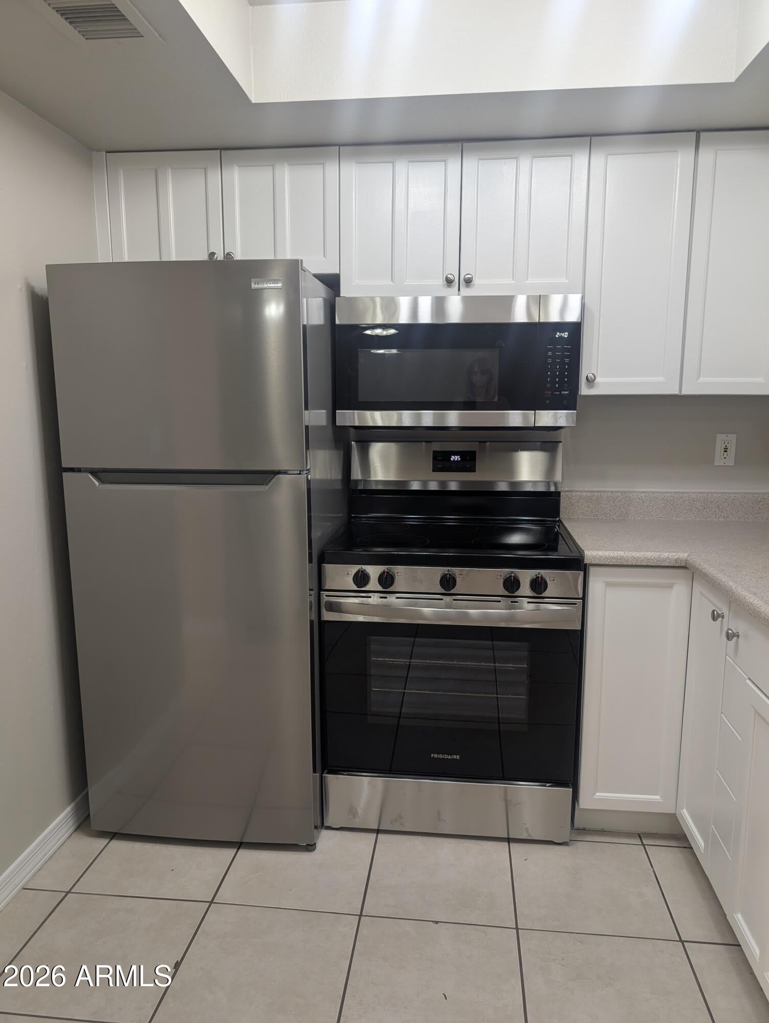 820 W UNIVERSITY Drive – photo 2
