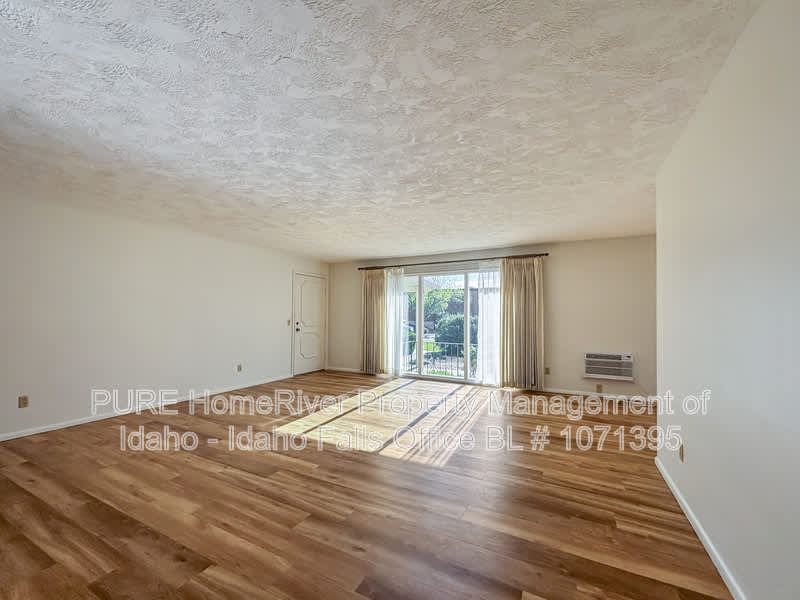 1830 Balboa Dr – photo 4