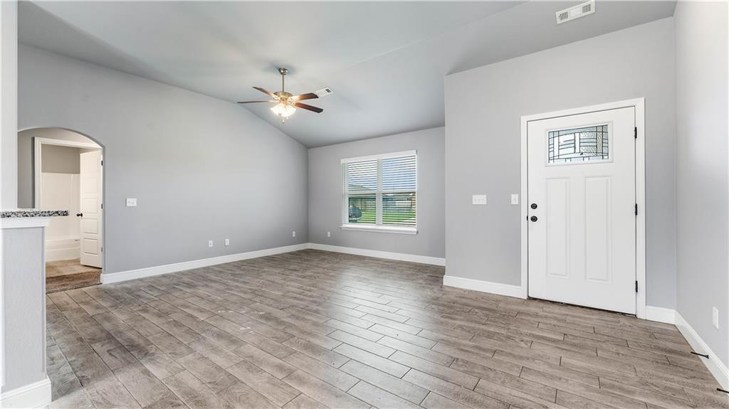 200 Post Oak Ave – photo 2