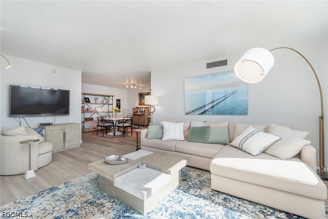 2810 Estero Boulevard – photo 5