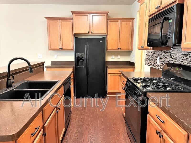 220 Bobbie Way – photo 4