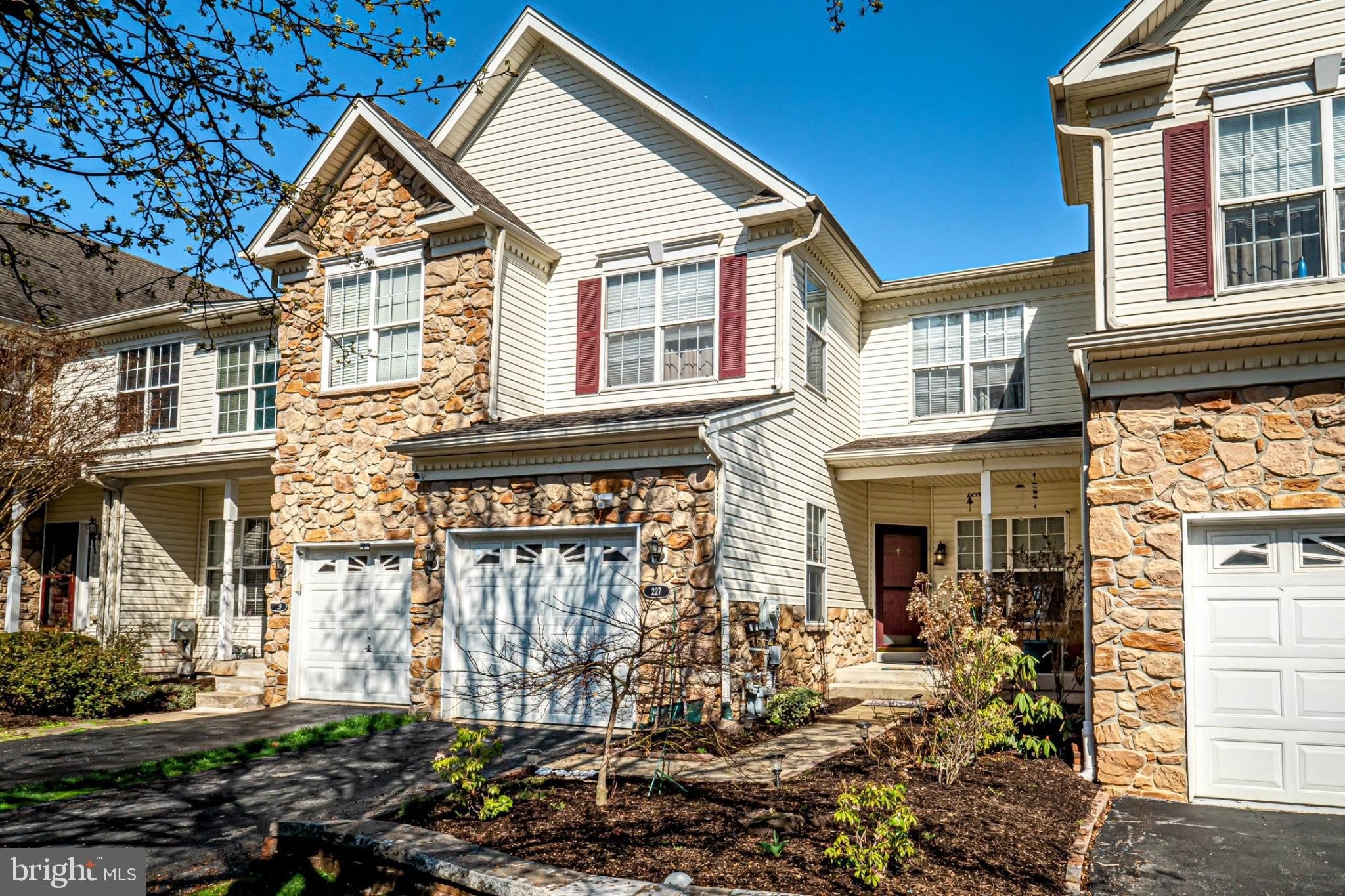 227 BIRCHWOOD Drive – photo 1