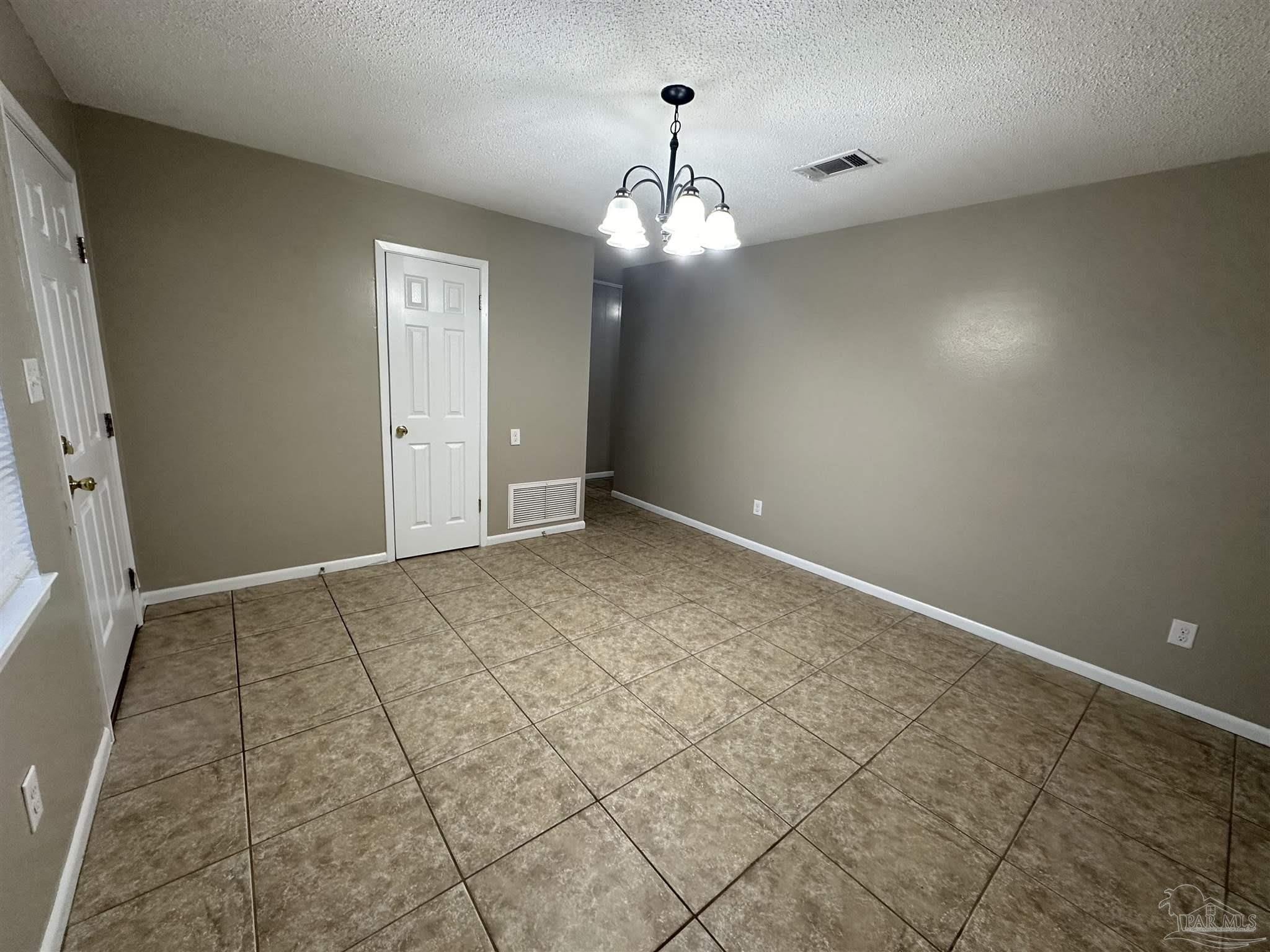 2810 Donley St – photo 3