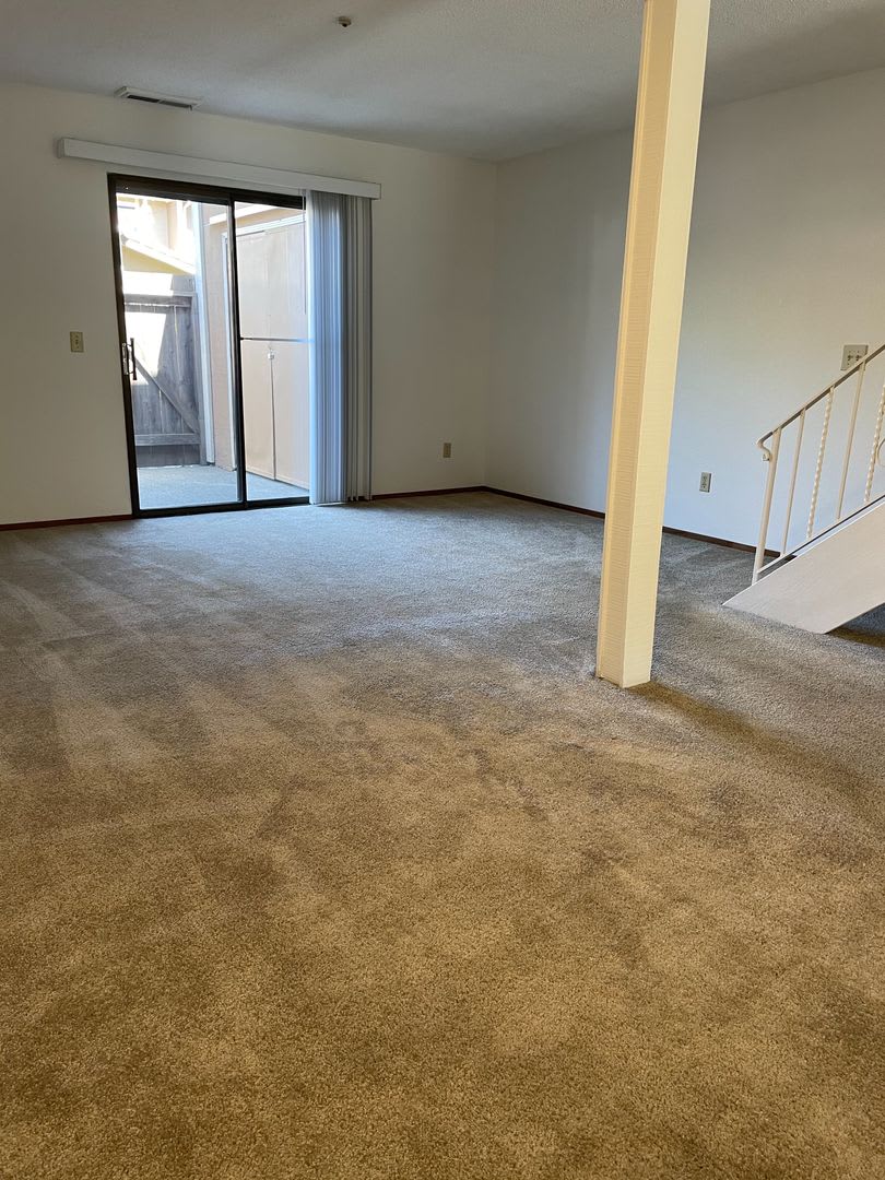 Very Clean 2 bedroom 1.5 bath Townhome; Garbage included! – photo 4