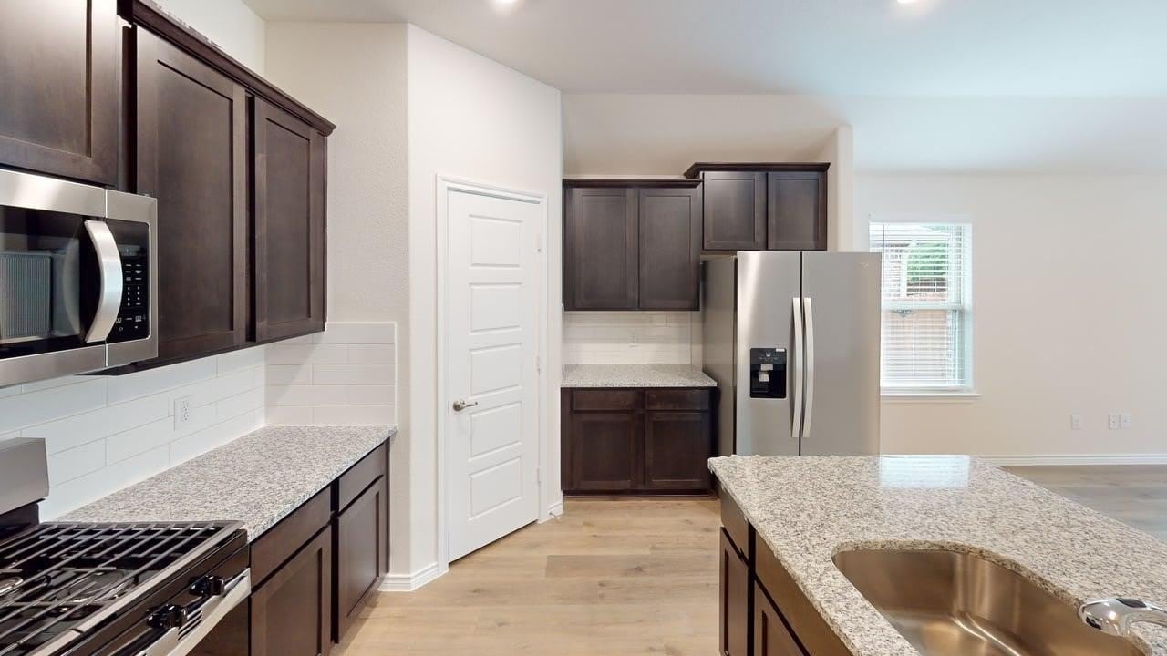 3920 Glastonbury Road – photo 4