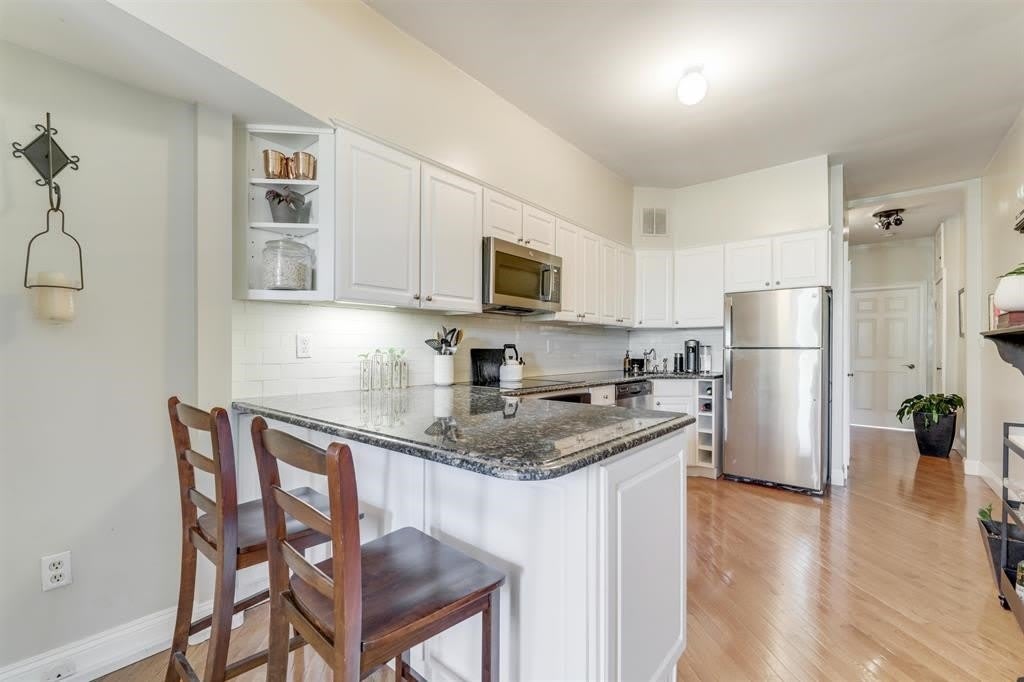 931 PARK AVE – photo 3