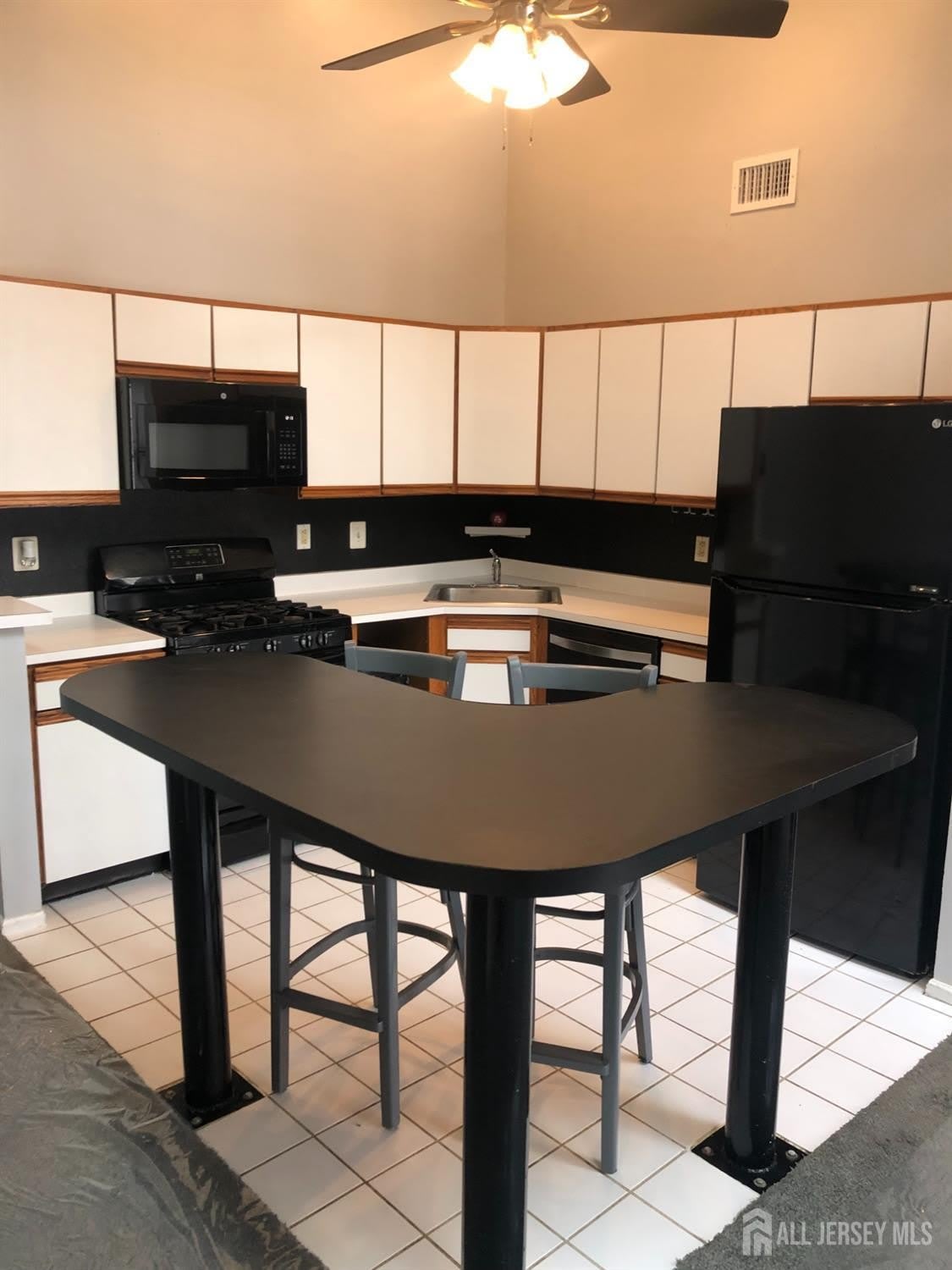 27 Townsend Court – photo 3