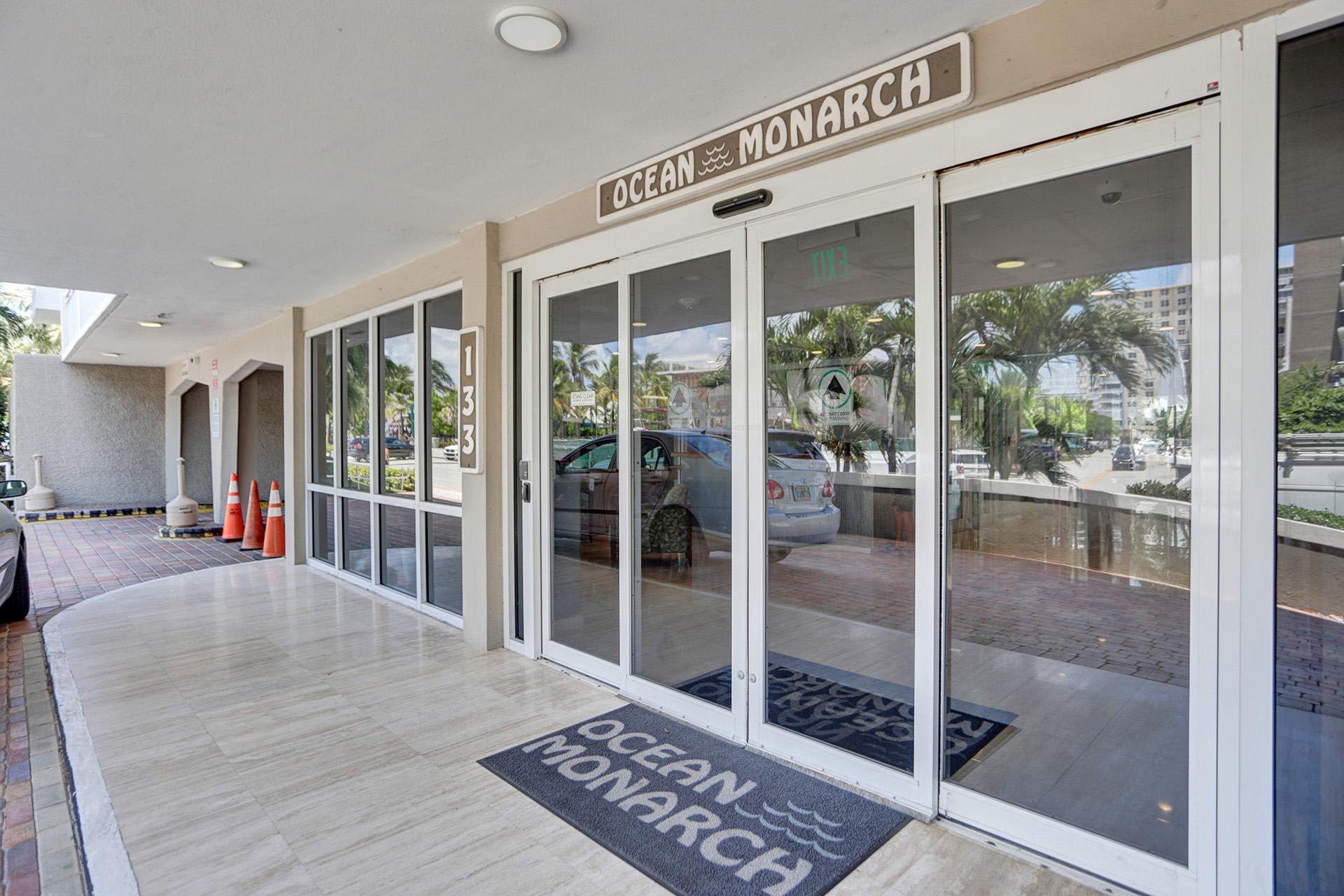 133 N Pompano Beach Blvd – photo 2