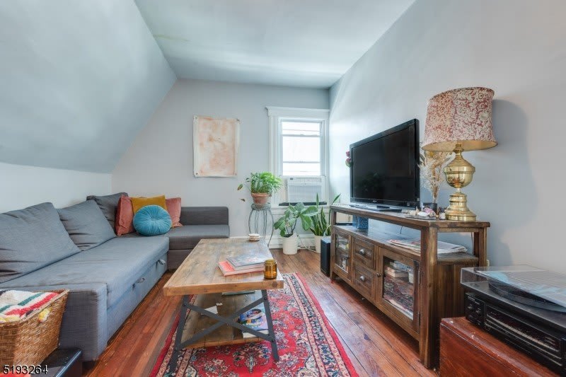 36 Burnet St Unit 3 – photo 2