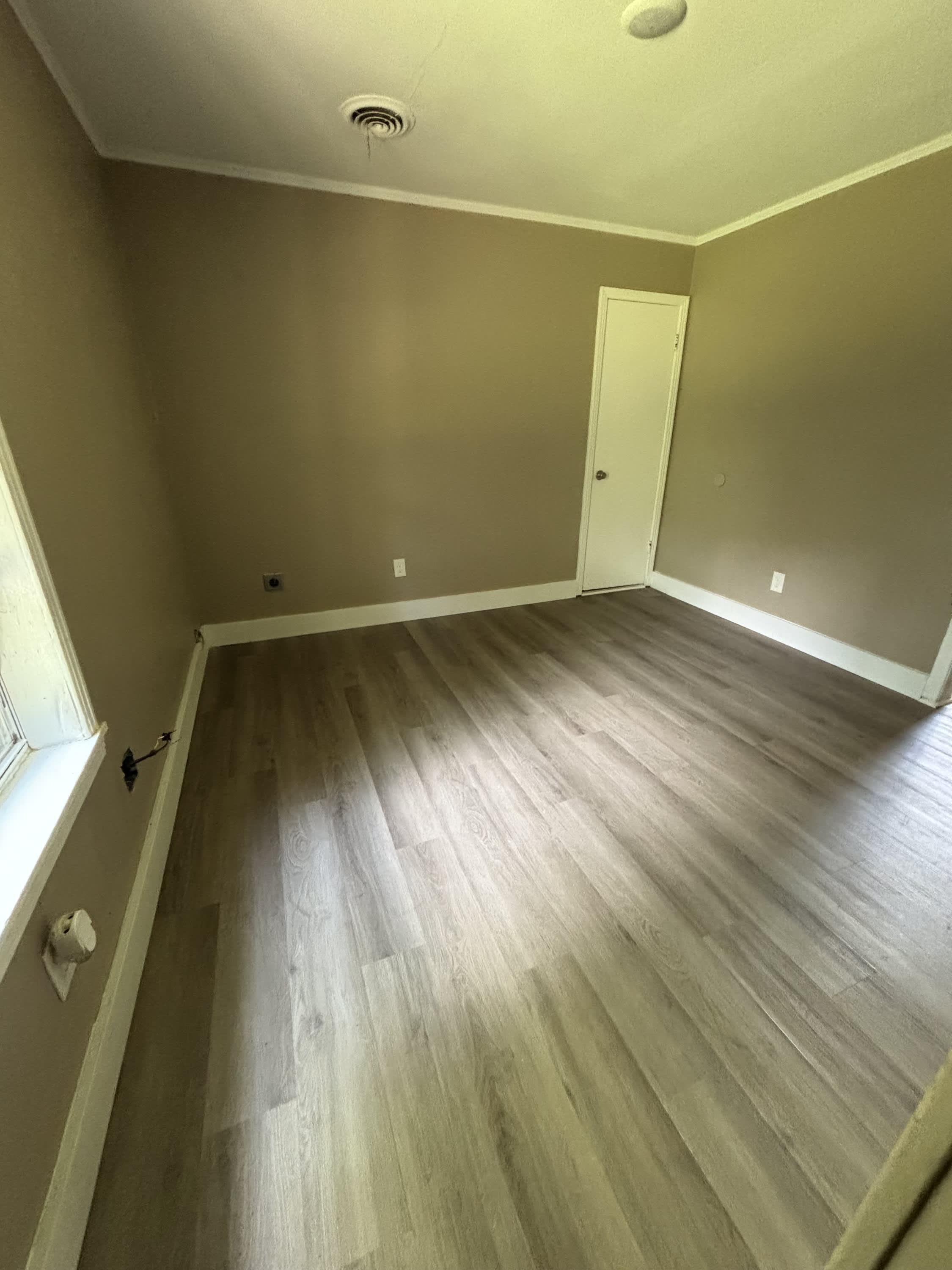 914 Monroe Rd – photo 3