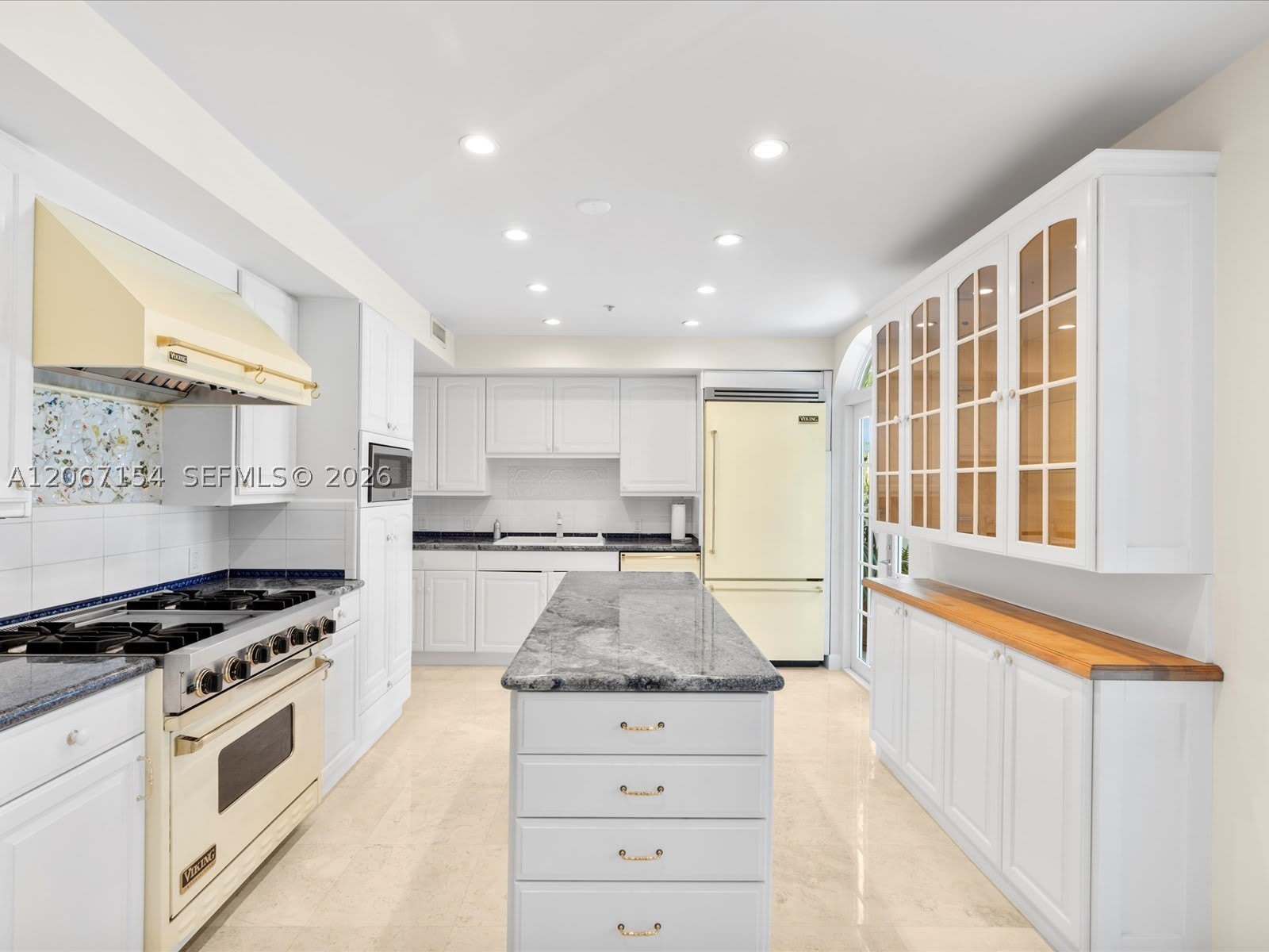 730 3rd St – photo 3