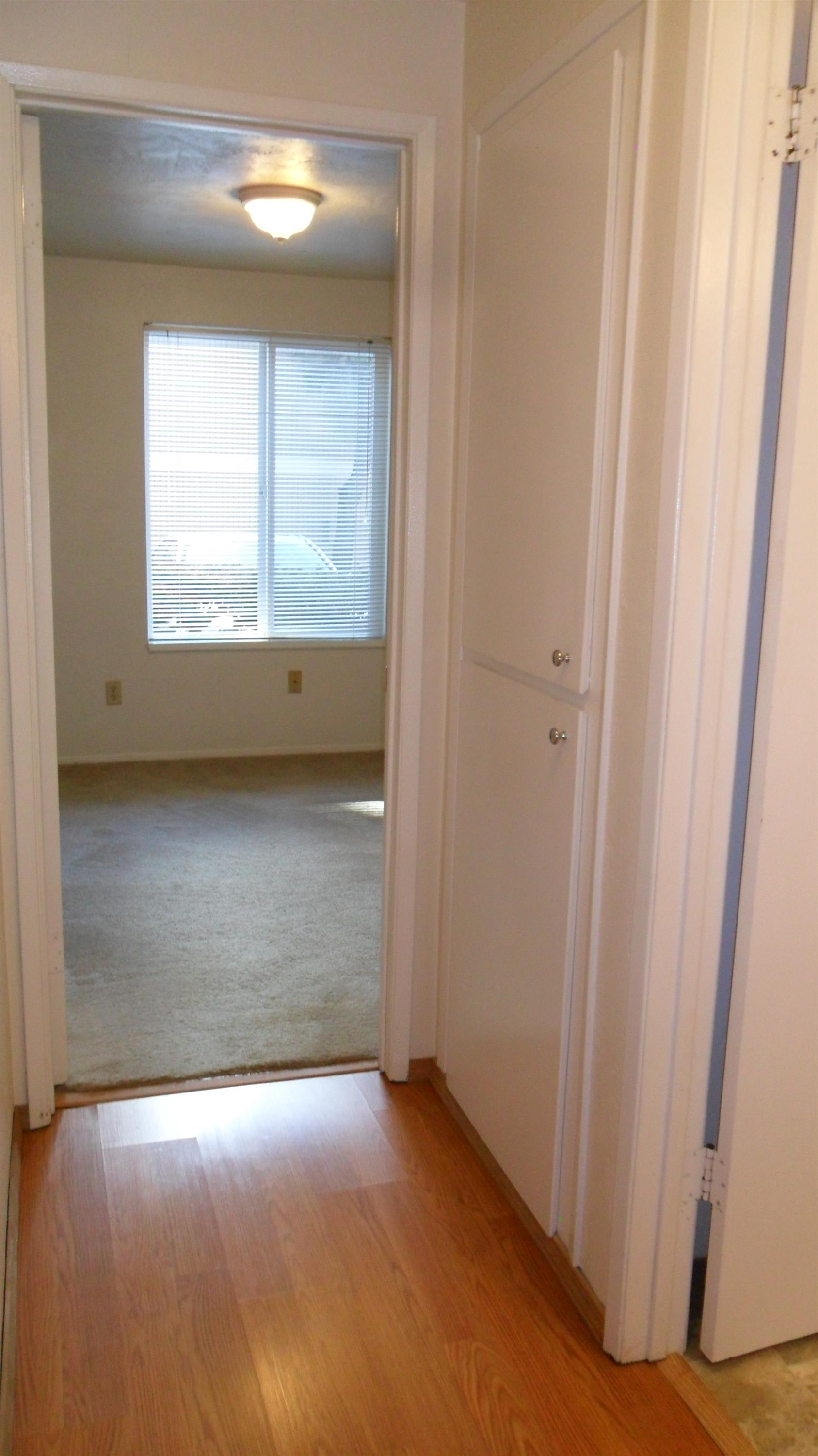 1017 Hermitage Way S 11 – photo 4