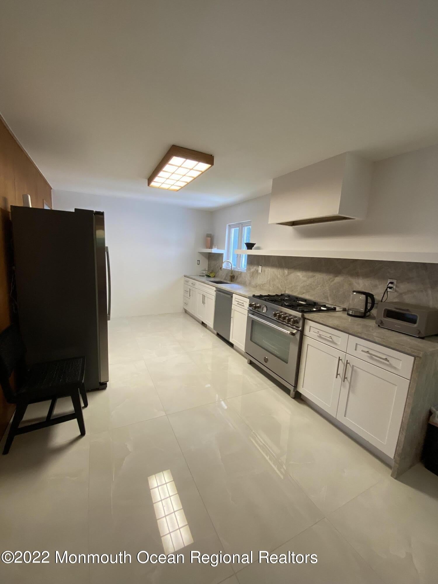 5 Carole Drive – photo 4