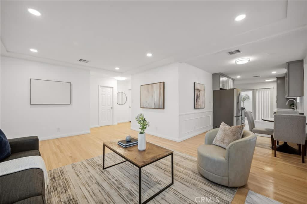 15445 W Archwood St – photo 4