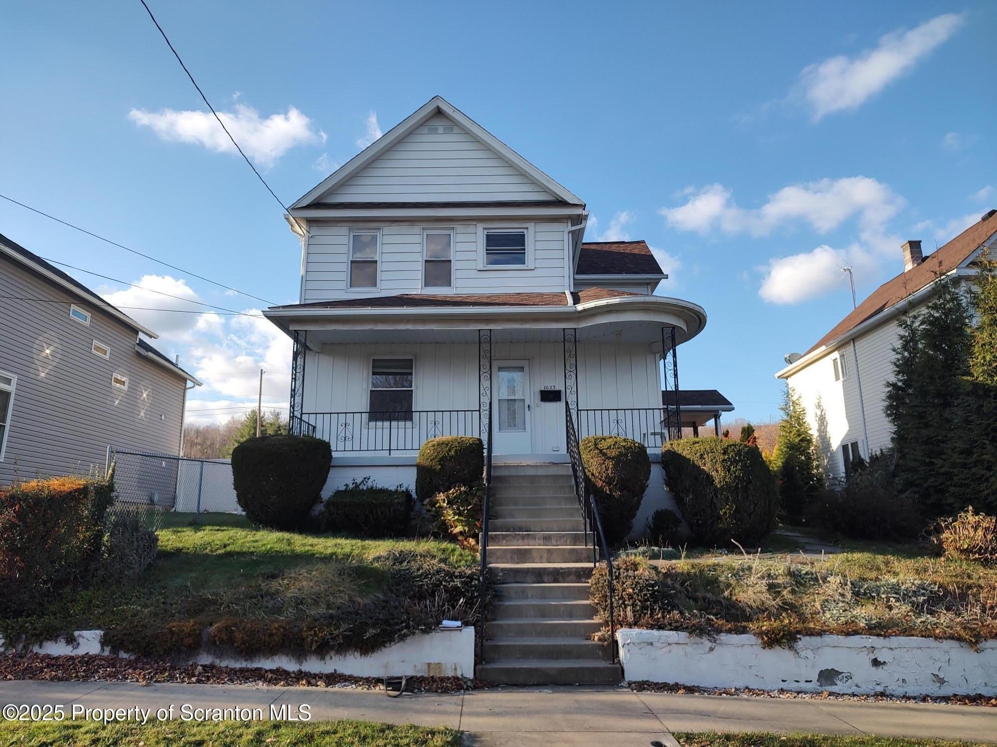 1023 Carmalt Street – photo 2