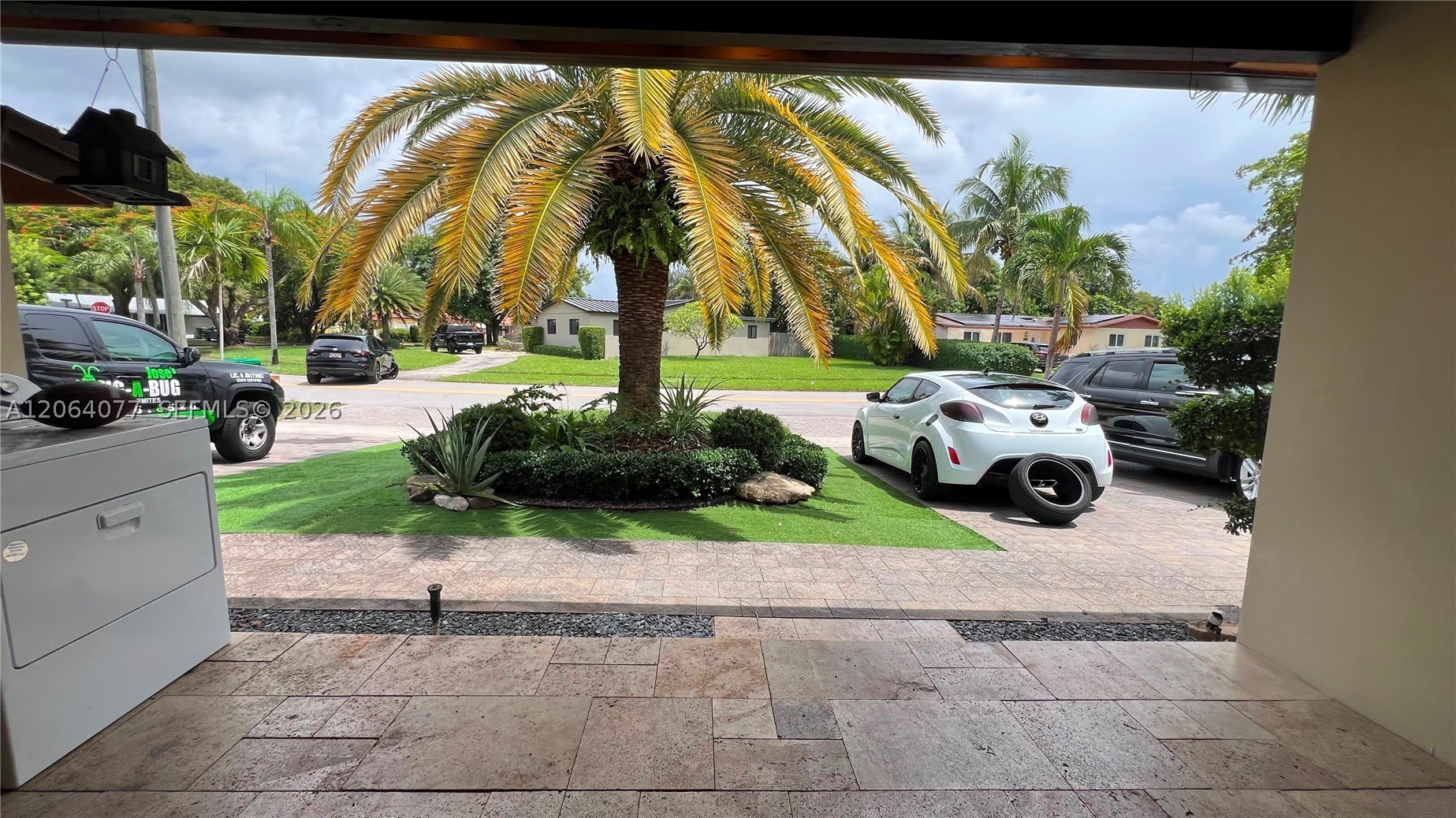 6550 SW 8th St – photo 2