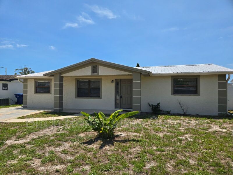 1247 Chelsea Lane – photo 1