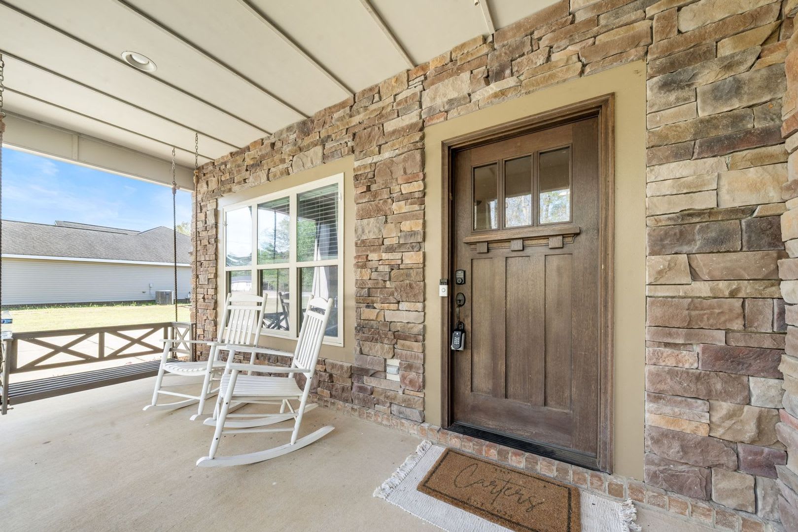 Spacious 4 Bed 4.5 Bath! Available July 15th! – photo 4