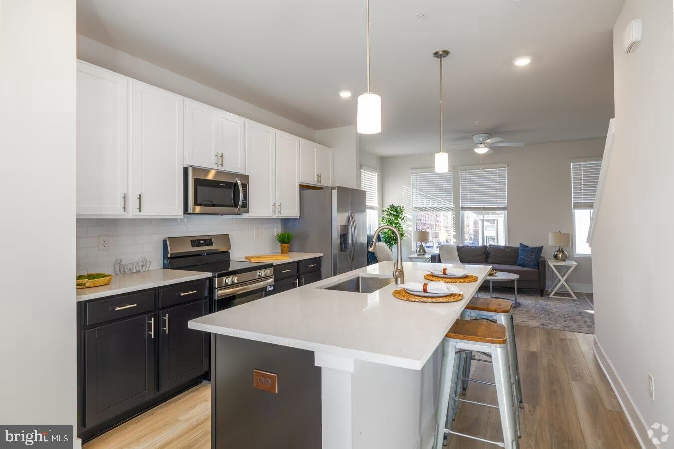 1821 GUILFORD Avenue – photo 1