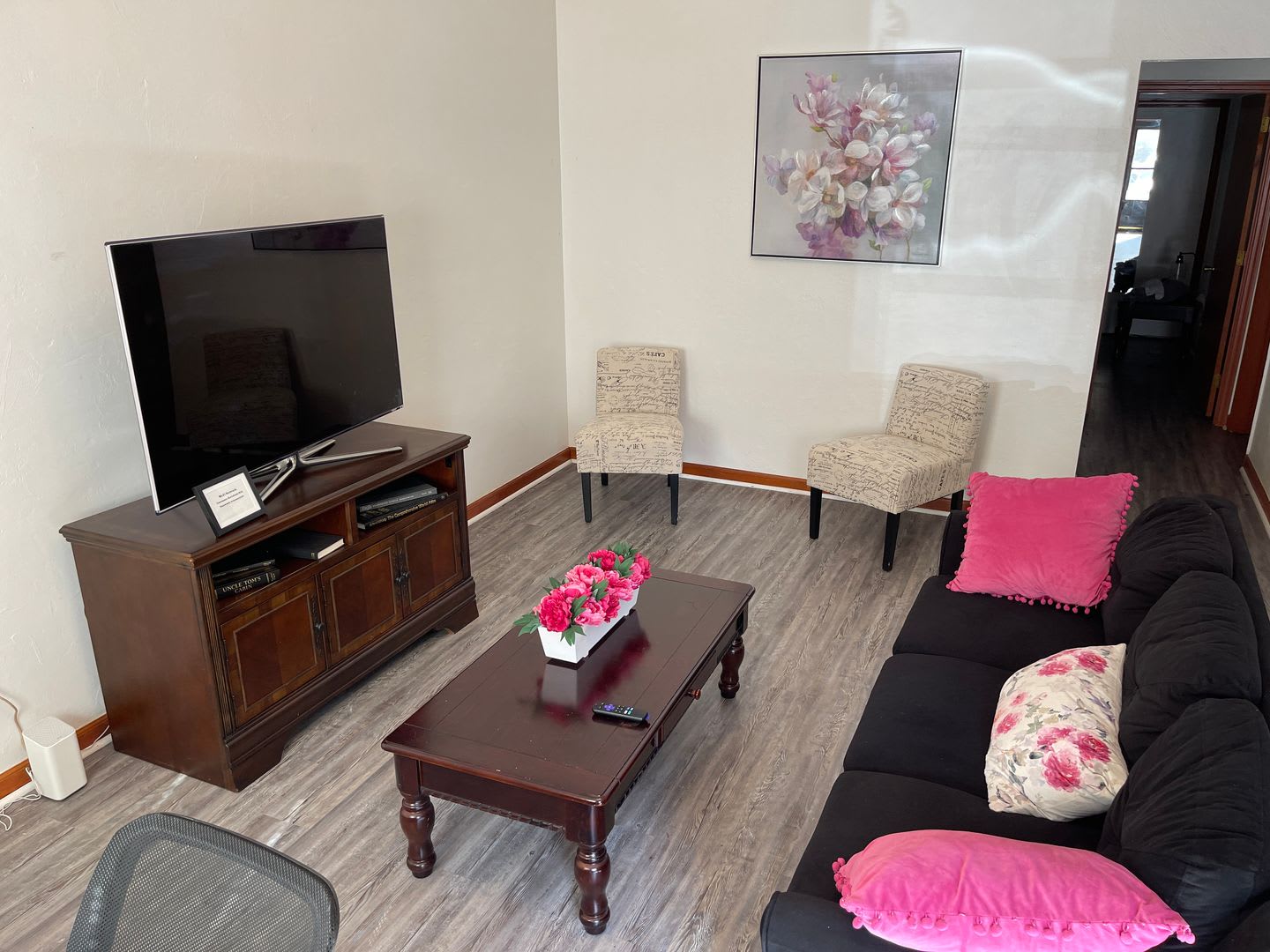 Cute 2 bedroom 1.5 bath townhome – photo 4