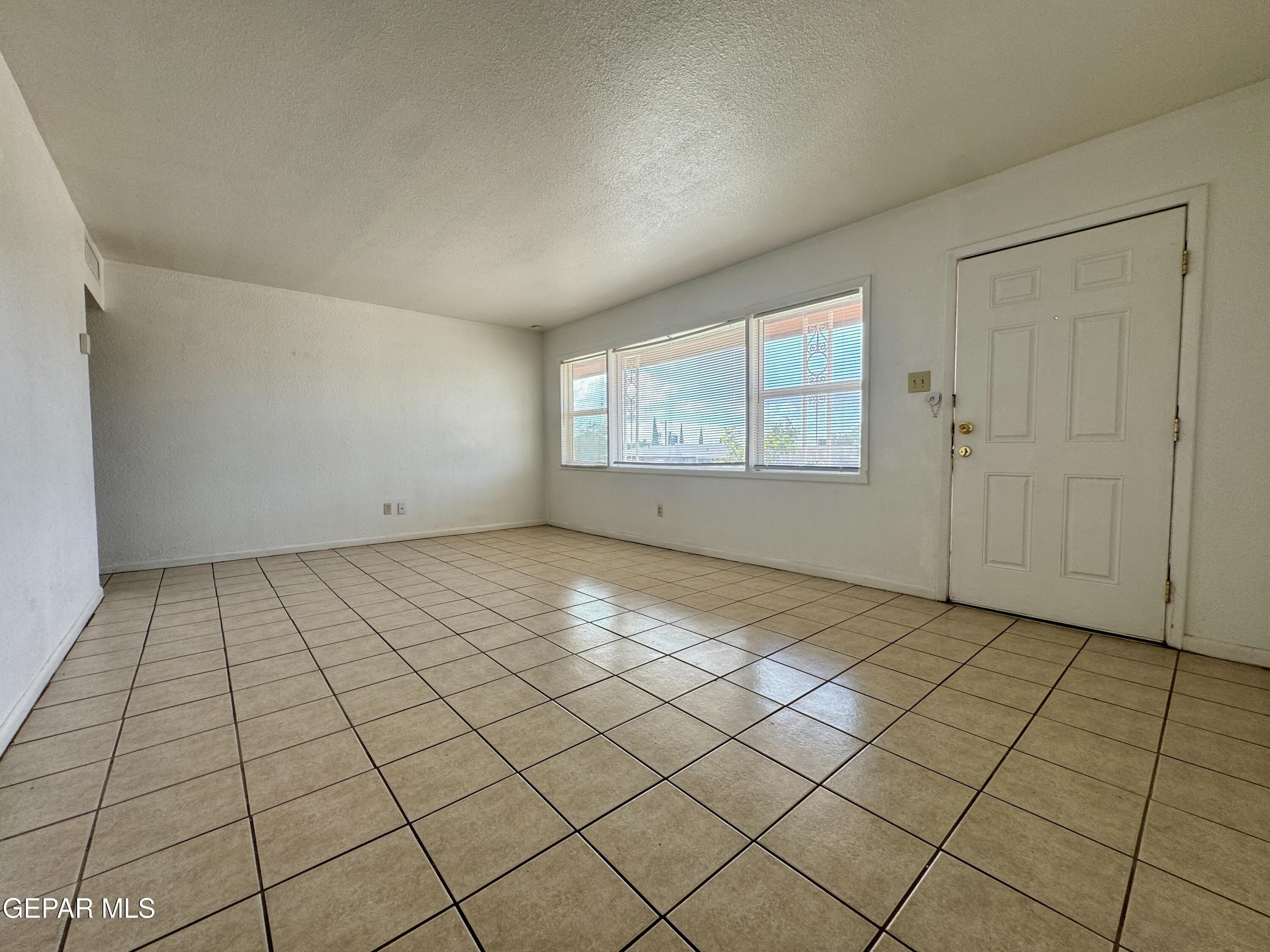 209 SAN SABA Road – photo 4