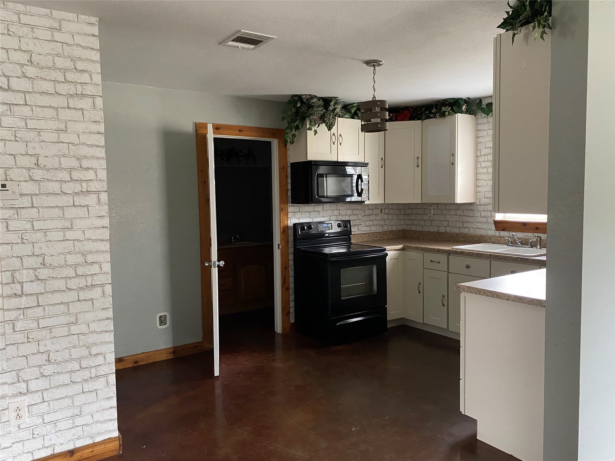 1577 County Road 4757 – photo 4