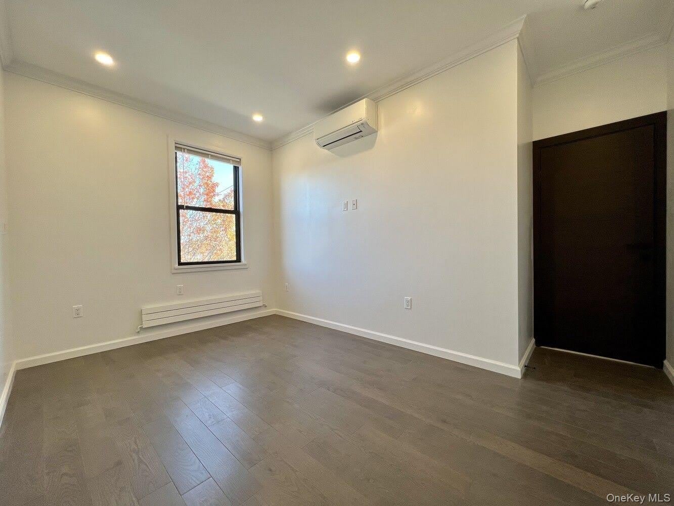 47-14 DITMARS Boulevard – photo 4