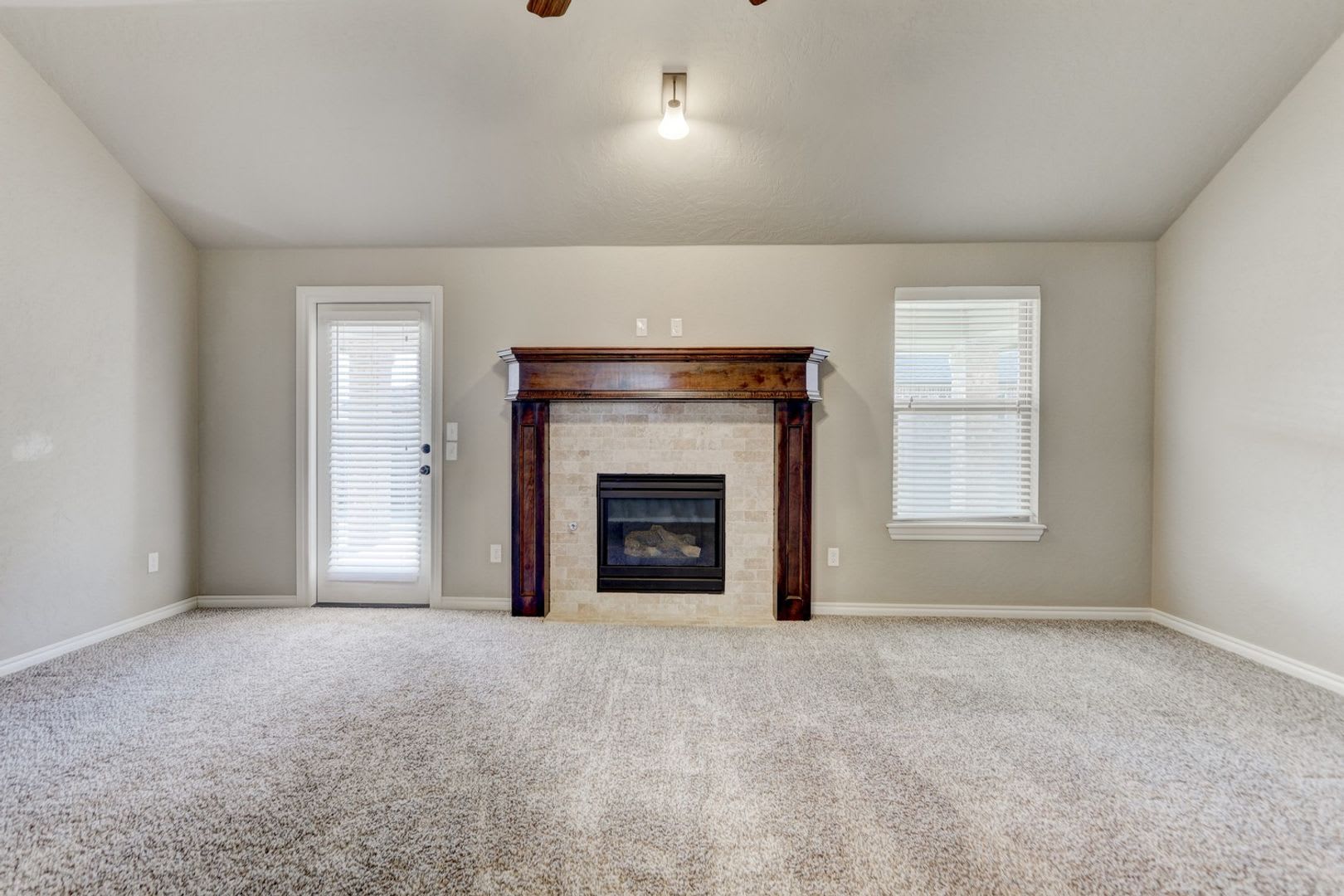 For Lease: 308 Stoneridge Drive Moore, Ok. 73160 Available mid December 2022 – photo 4
