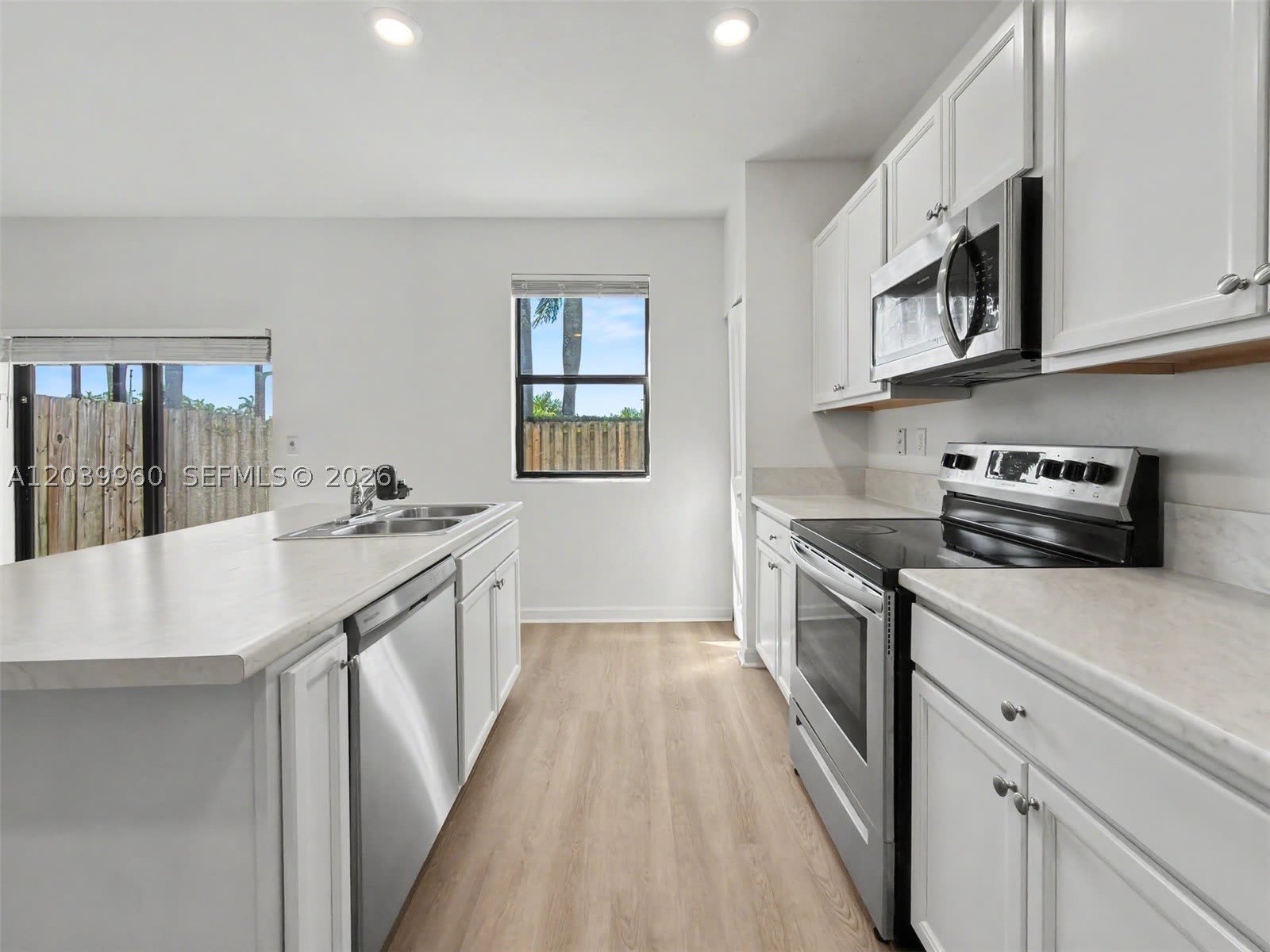 11296 SW 254th Ter – photo 4