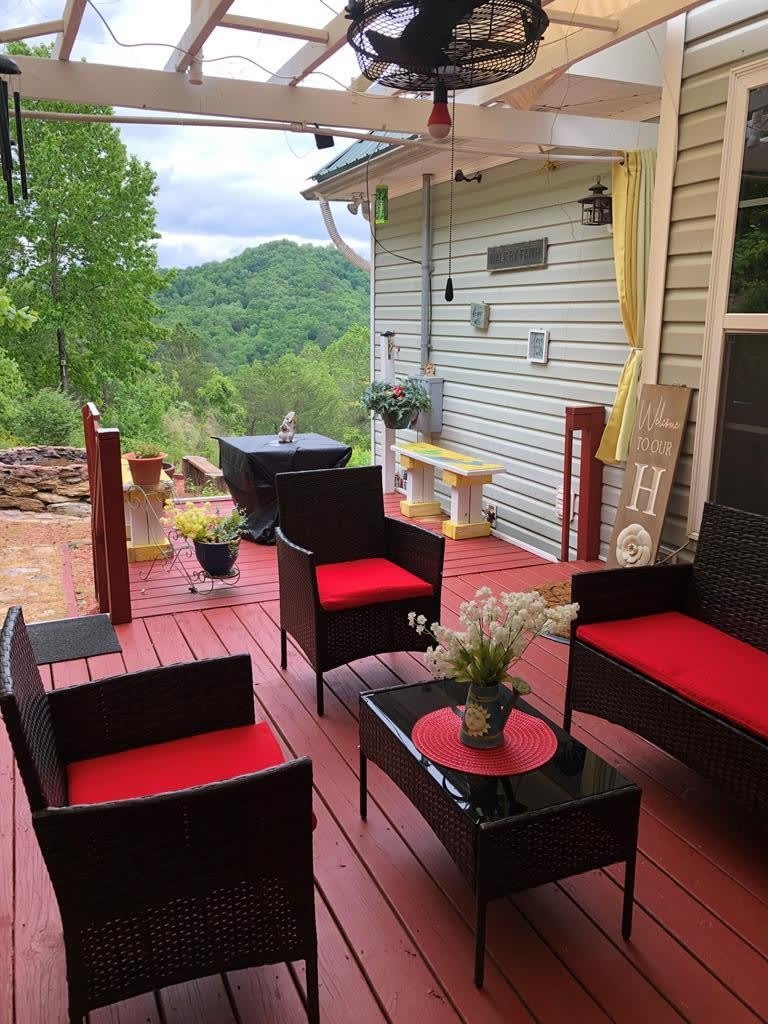 687 Anderson Road – photo 1