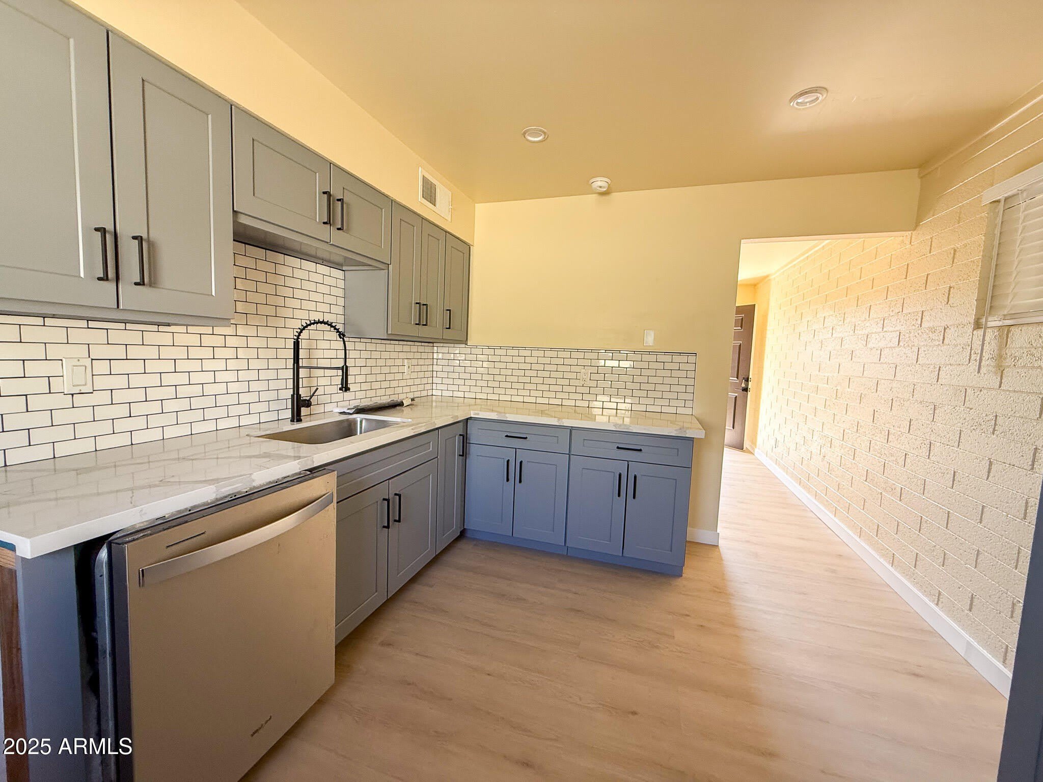 1312 W 5th Street – photo 1