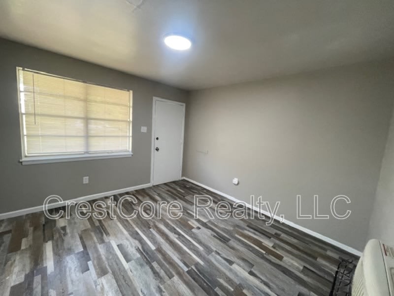 2859 Nathan Ave – photo 3