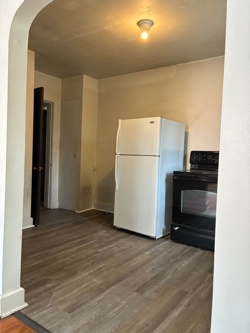 One Bedroom One Bath 2Nd Fl Apartment – photo 4