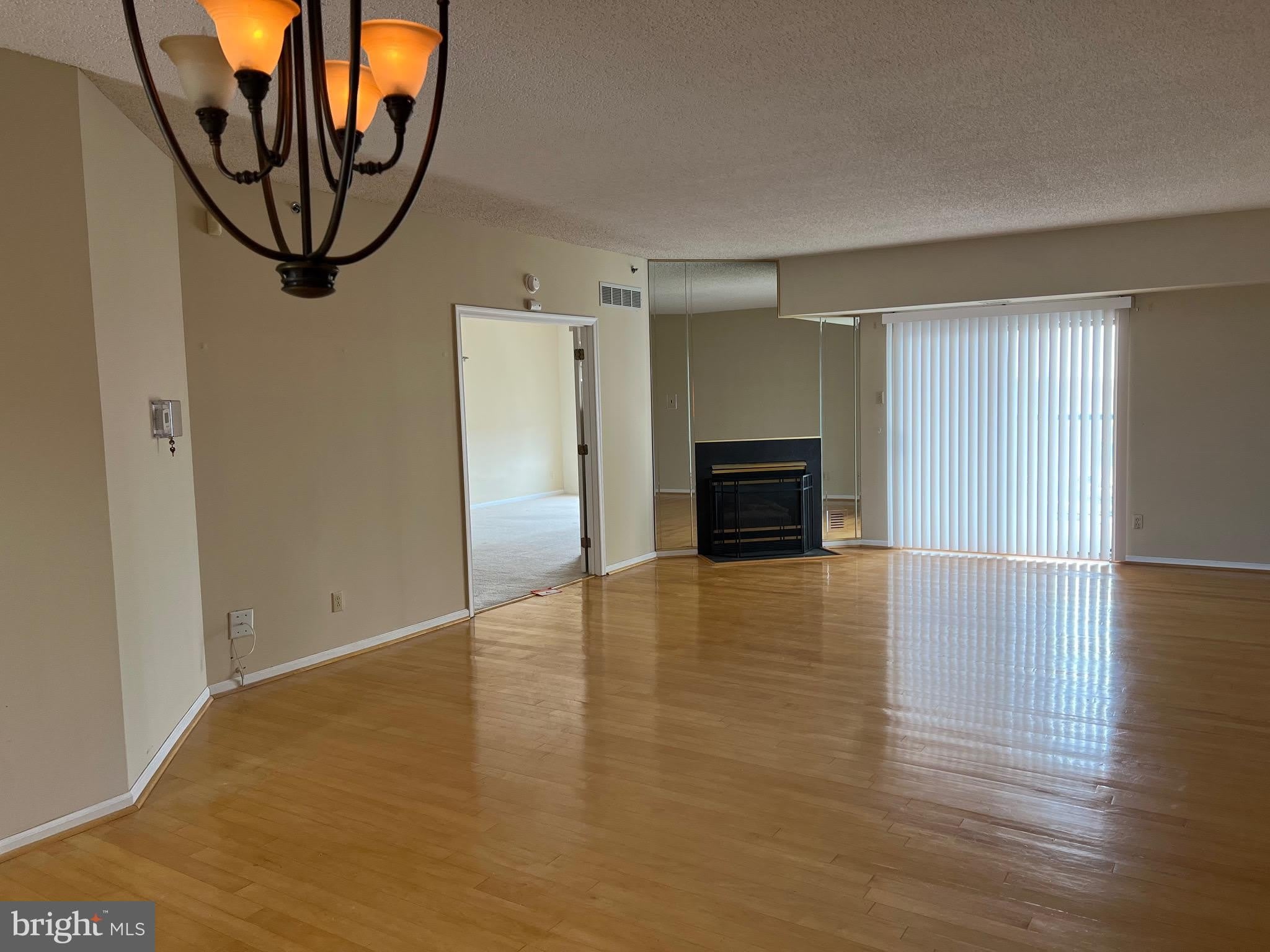 6252 MAIN Street – photo 3