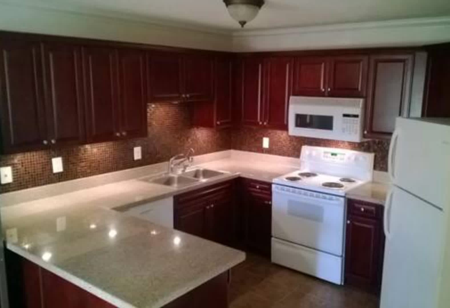 Beautiful Lower Level Condo In Vista Village Gated Community With All The Amenities Minutes From 78 5 And The Beach – photo 2