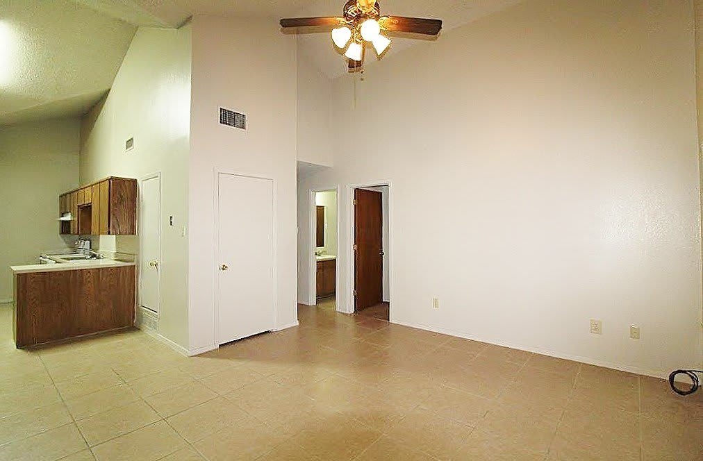 1110 Curtis Drive – photo 3