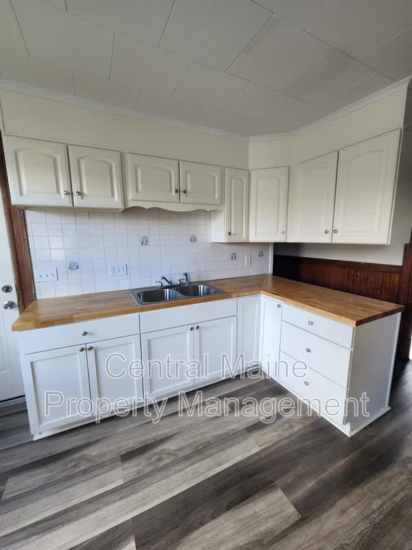 33 Bradley St. – photo 2