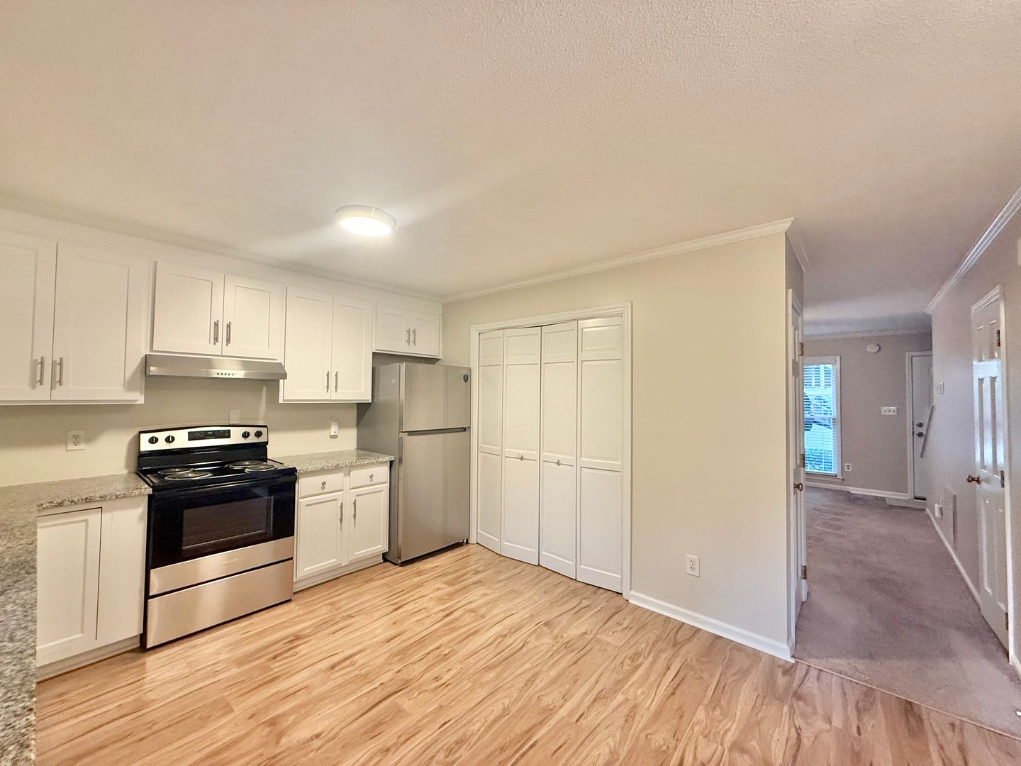 Newly Remodeled 2Bd 2 5Ba North Raleigh Townhome In A Prime Location Near Interstates North Hills And Crabtree Valley Mall – photo 5