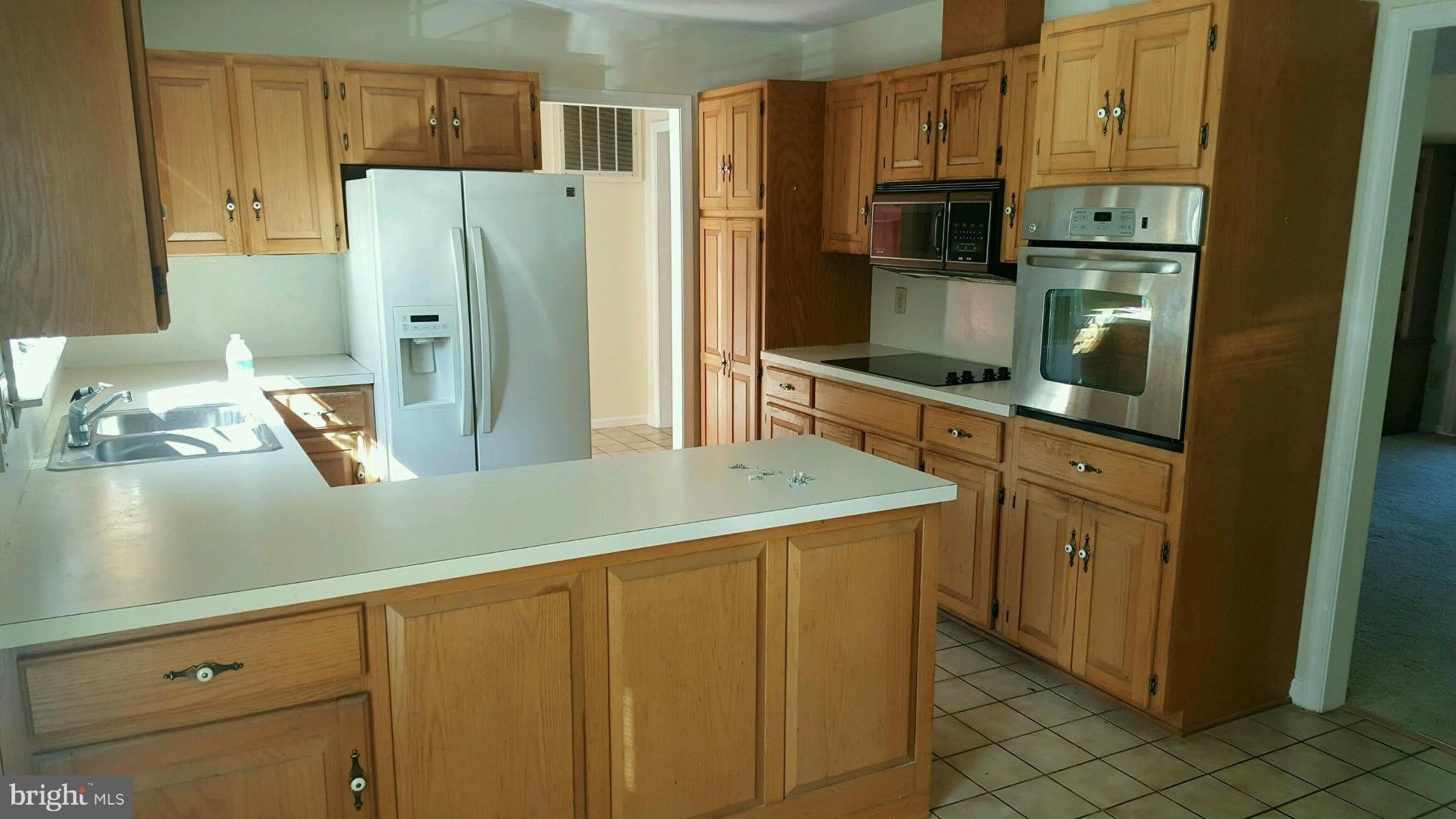 301 Gilmore Street – photo 2