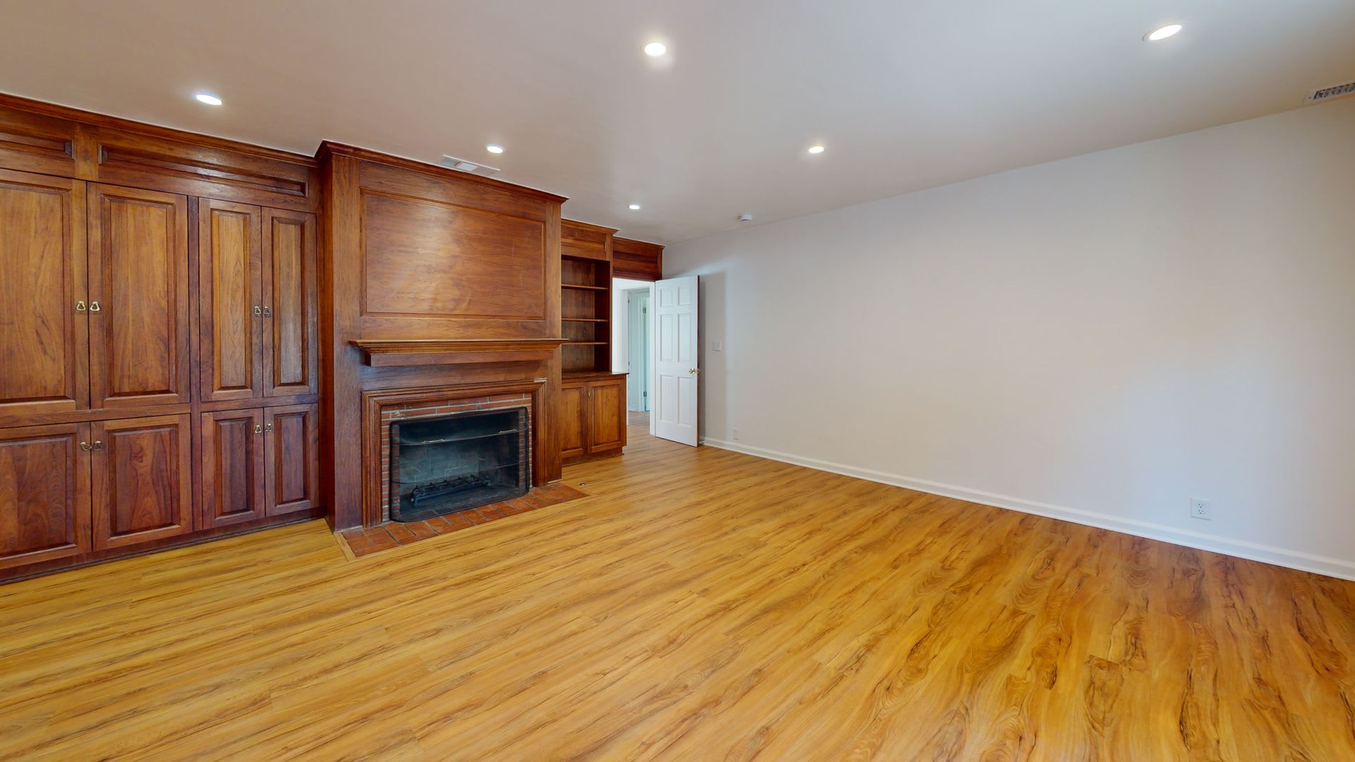 Large Altadena Foothills Home For Rent 4 Bedrooms 4 Bathrooms Washer Dryer And Central Ac Large Yard – photo 3