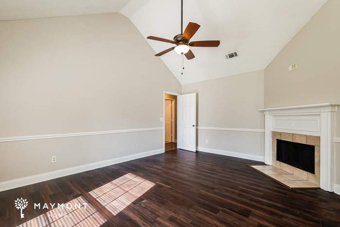 2038 Red Oak Drive – photo 3
