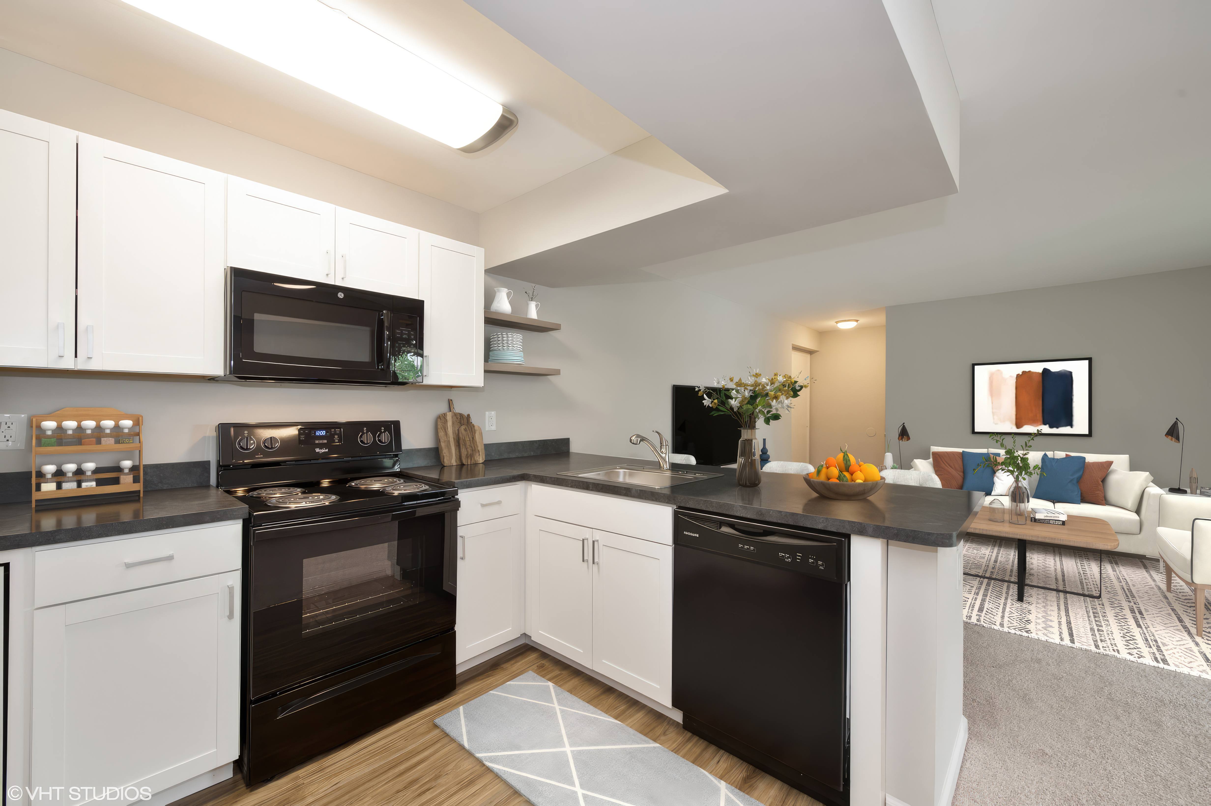 7 Pointe Apartments – photo 3