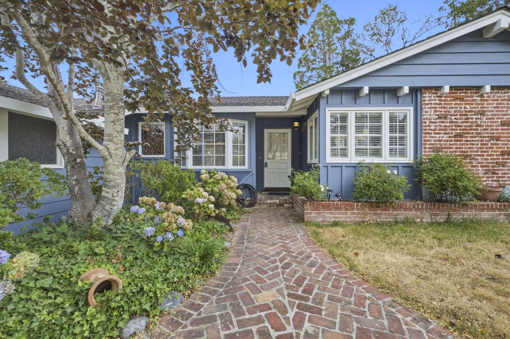 Spacious, Upgraded Mid-Century Ranch with Canyon Views! – photo 1