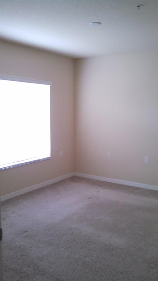 Beautiful 3 Bedroom 2.5 Bath Townhome in Lakeside Village!! – photo 2
